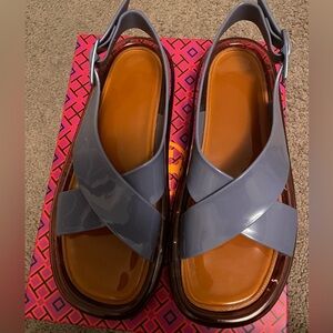 Tory Burch Criss Cross Bubble Jelly Sandals 
Dark Lotus/Size 8 
Like new